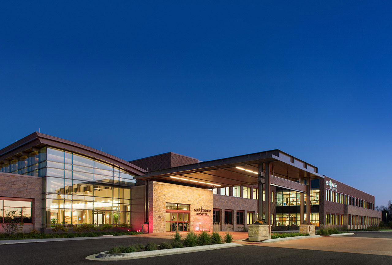 Clinics and Offices Building Sauk Prairie, WI